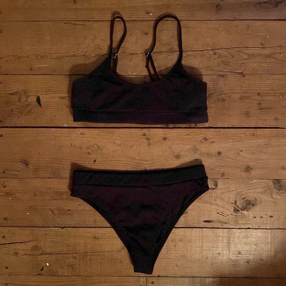 Black ribbed bikini